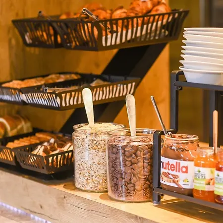 Ibis Budget Poitiers Site Du Futuroscope 호텔 2*