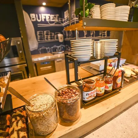 Ibis Budget Poitiers Site Du Futuroscope 2*