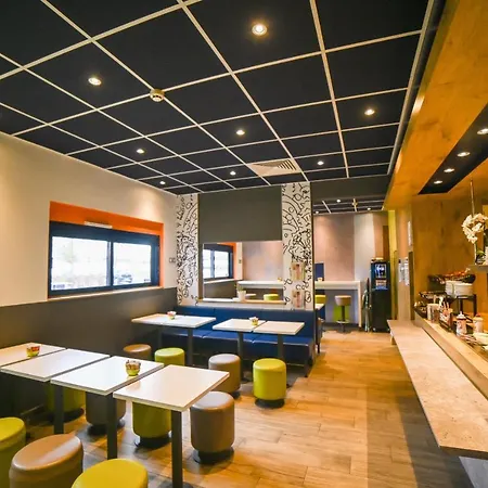 Ibis Budget Poitiers Site Du Futuroscope Чассенеуил-Ду-Поитоу