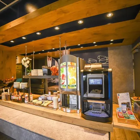 Ibis Budget Poitiers Site Du Futuroscope Чассенеуил-Ду-Поитоу