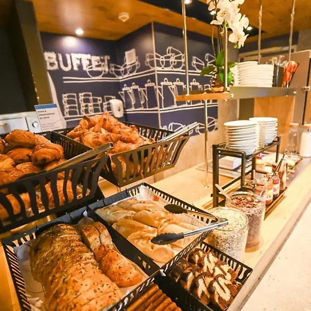 Ibis Budget Poitiers Site Du Futuroscope 2*