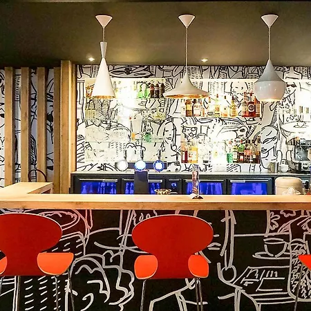 Ibis Budget Poitiers Site Du Futuroscope Отель Чассенеуил-Ду-Поитоу