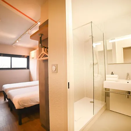 Ibis Budget Poitiers Site Du Futuroscope 2*