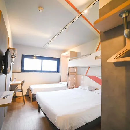 Ibis Budget Poitiers Site Du Futuroscope 호텔