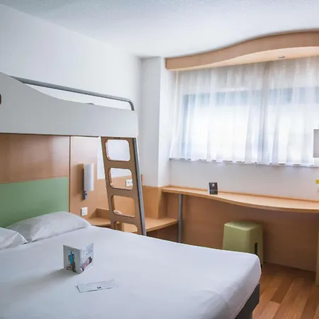 Ibis Budget Poitiers Site Du Futuroscope فندق شاسنوي دي بويتو