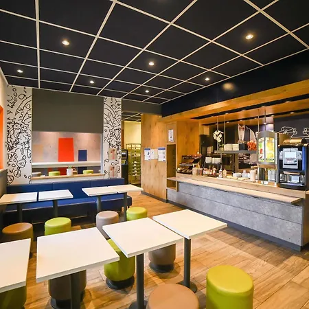 Ibis Budget Poitiers Site Du Futuroscope 호텔