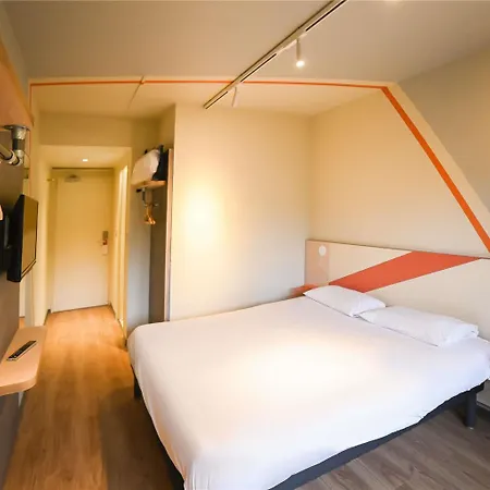 Ibis Budget Poitiers Site Du Futuroscope Отель