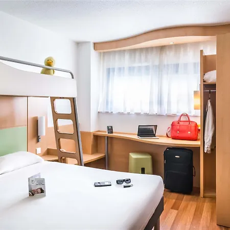 Ibis Budget Poitiers Site Du Futuroscope 2*