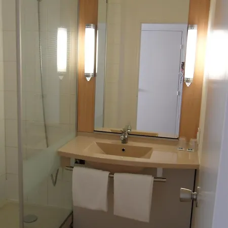 Отель Ibis Budget Poitiers Site Du Futuroscope Чассенеуил-Ду-Поитоу