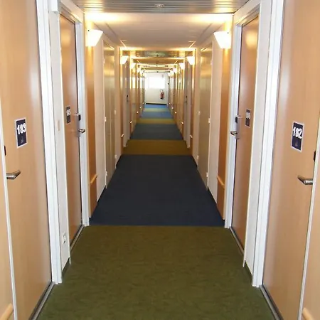 Ibis Budget Poitiers Site Du Futuroscope Отель