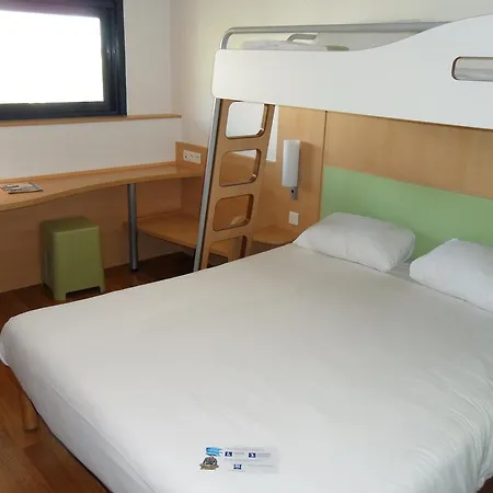 Отель Ibis Budget Poitiers Site Du Futuroscope