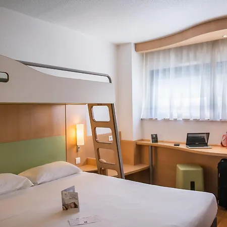 Ibis Budget Poitiers Site Du Futuroscope 호텔 2*