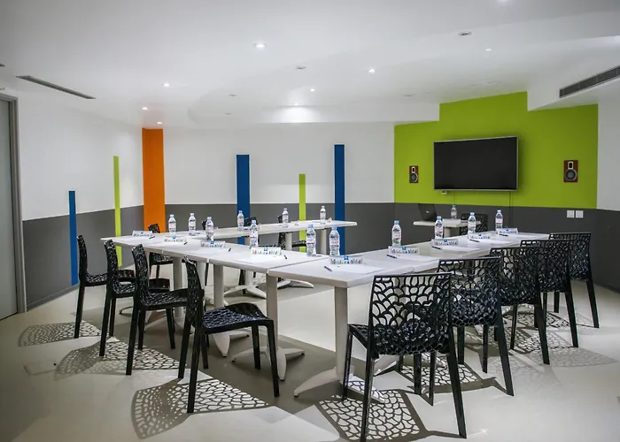 Ibis Budget Poitiers Site Du Futuroscope Отель 2*