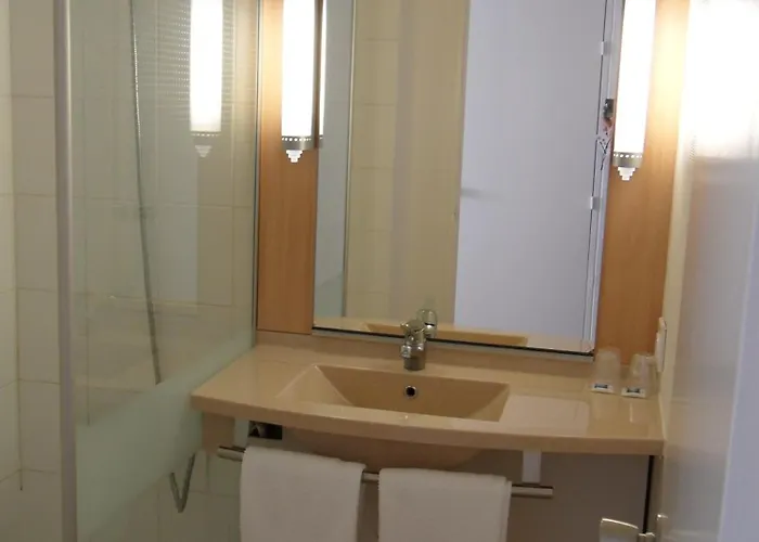 Отель Ibis Budget Poitiers Site Du Futuroscope Чассенеуил-Ду-Поитоу