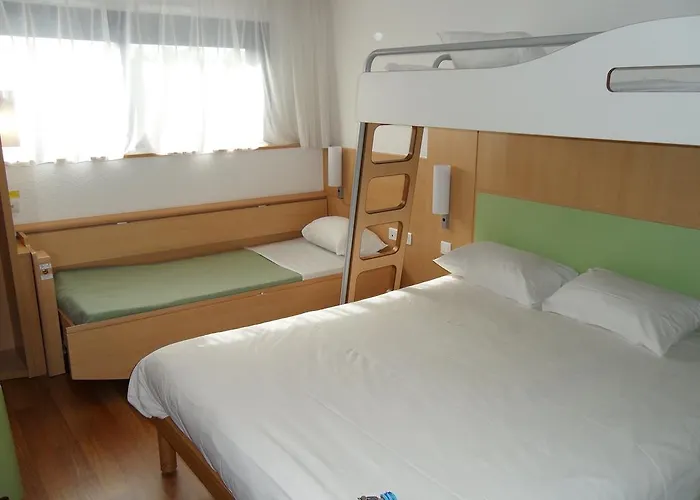 Ibis Budget Poitiers Site Du Futuroscope Отель 2*
